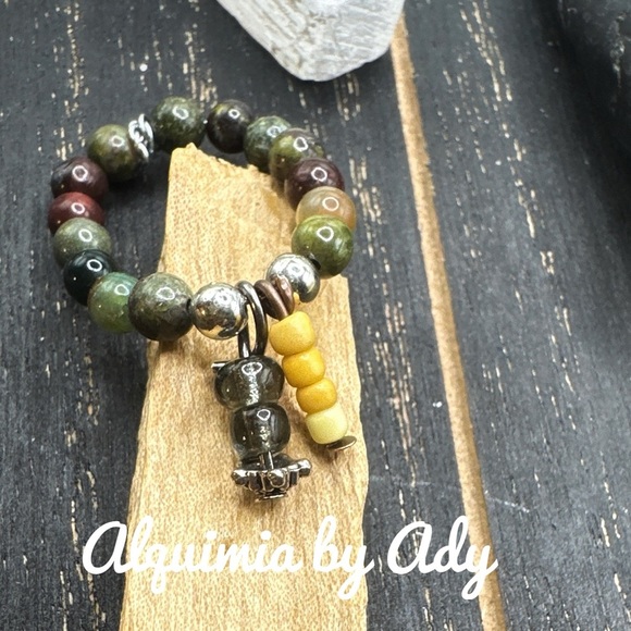 Alquimia Green and Silver Ring with Unique Design - Picture 1 of 6